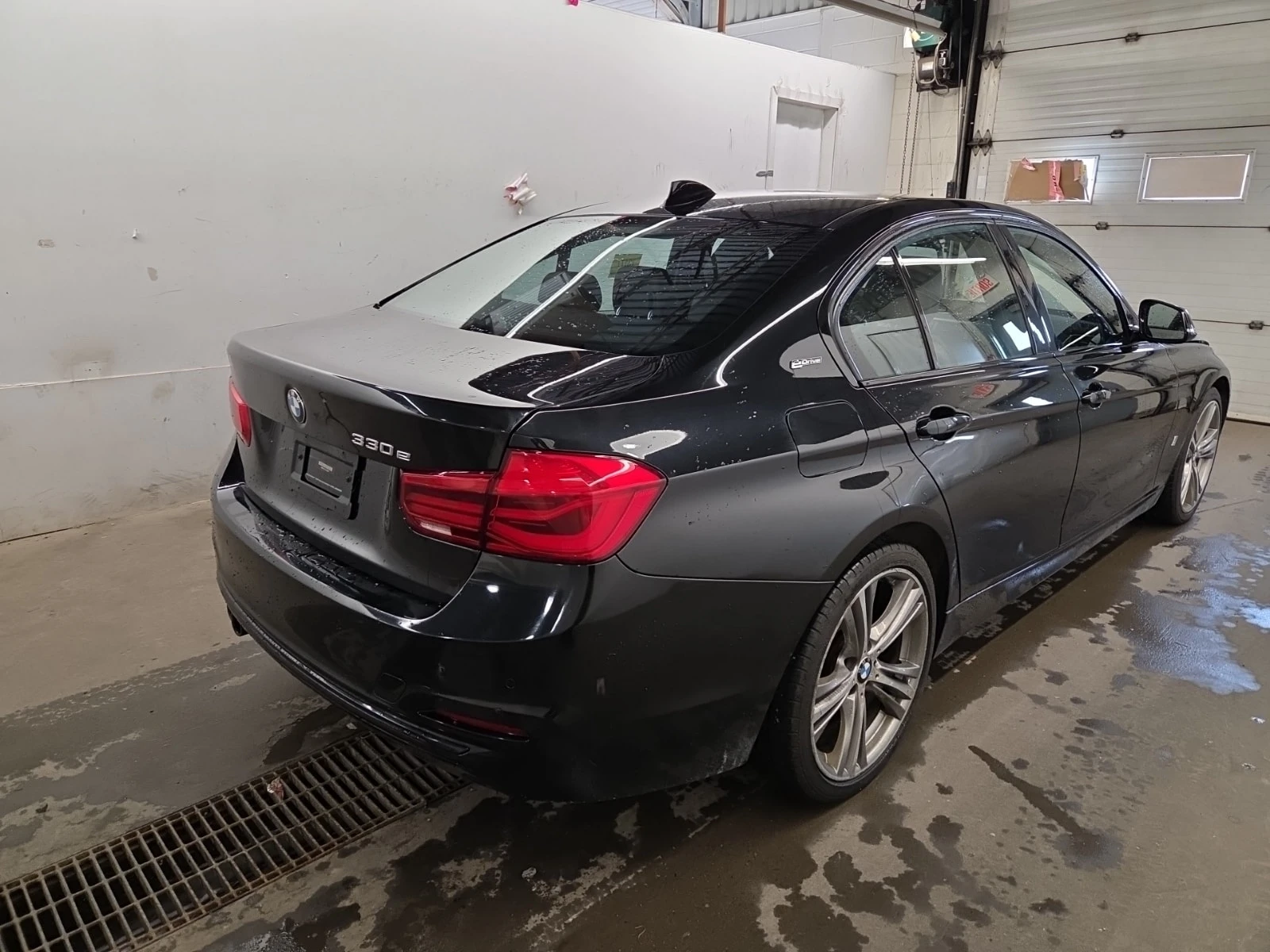 BMW 330 * 330E * CARFAX * ОПЦИЯ ЗА ФИНАНСИРАНЕ, снимка 3 - Автомобили и джипове - 56114288
