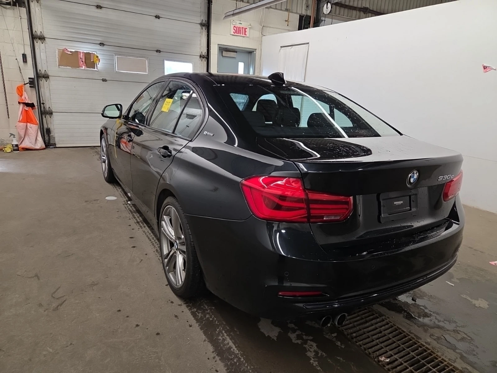 BMW 330 * 330E * CARFAX * ОПЦИЯ ЗА ФИНАНСИРАНЕ, снимка 4 - Автомобили и джипове - 56114288