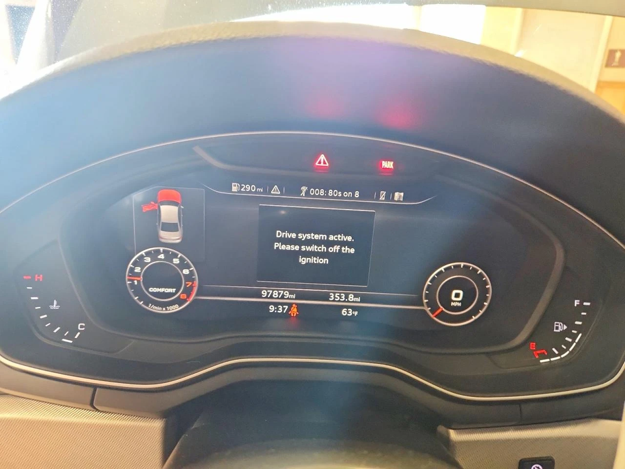Audi A4 2.0l Premium, снимка 9 - Автомобили и джипове - 56351004