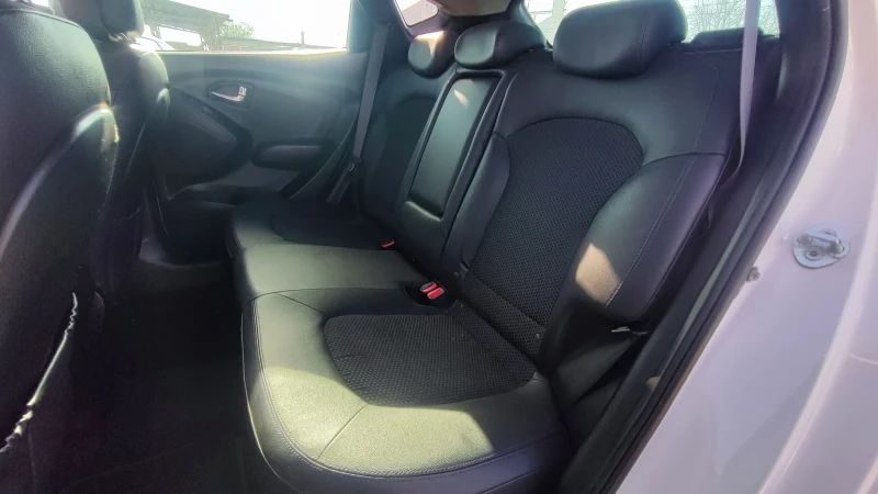 Hyundai IX35 Keyless NAVI, снимка 11 - Автомобили и джипове - 52727521