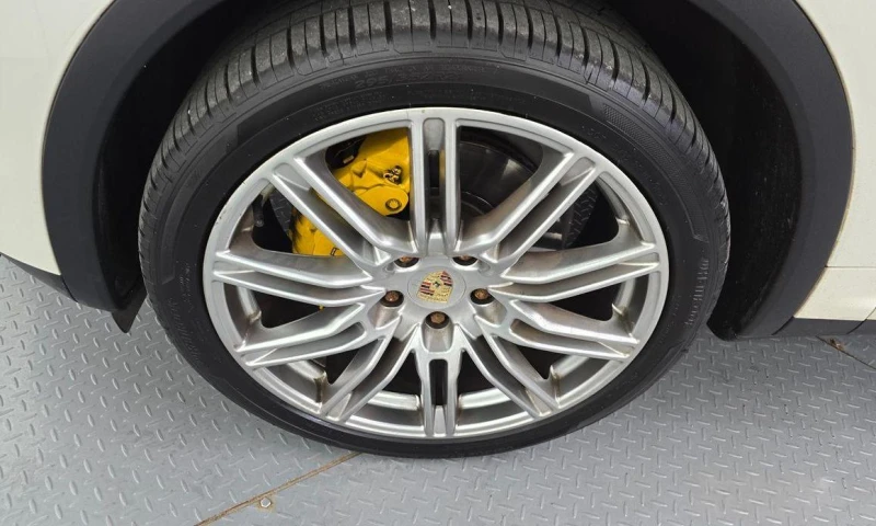 Porsche Cayenne 4.8 S 958 * НАЙ-ДОБРА ЦЕНА В БЪЛГАРИЯ* , снимка 5 - Автомобили и джипове - 52851757