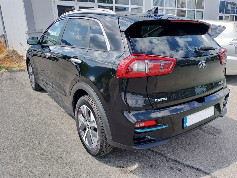 Kia Niro 64KWh/3 ФАЗНА/SOH100%/Термопомпа/Executive Line, снимка 4 - Автомобили и джипове - 53533596