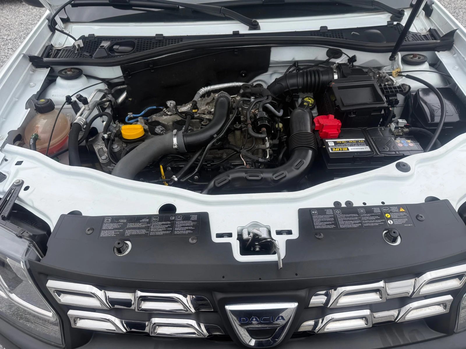 Dacia Duster 1.2 TCe evro 6, снимка 14 - Автомобили и джипове - 53892656