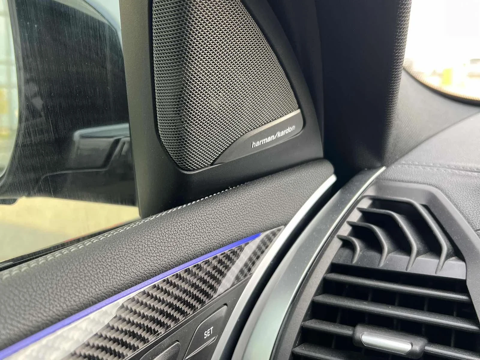 BMW X4 M40i* Distronic* Carbon* HUD* Harman Kardon, снимка 9 - Автомобили и джипове - 54369898
