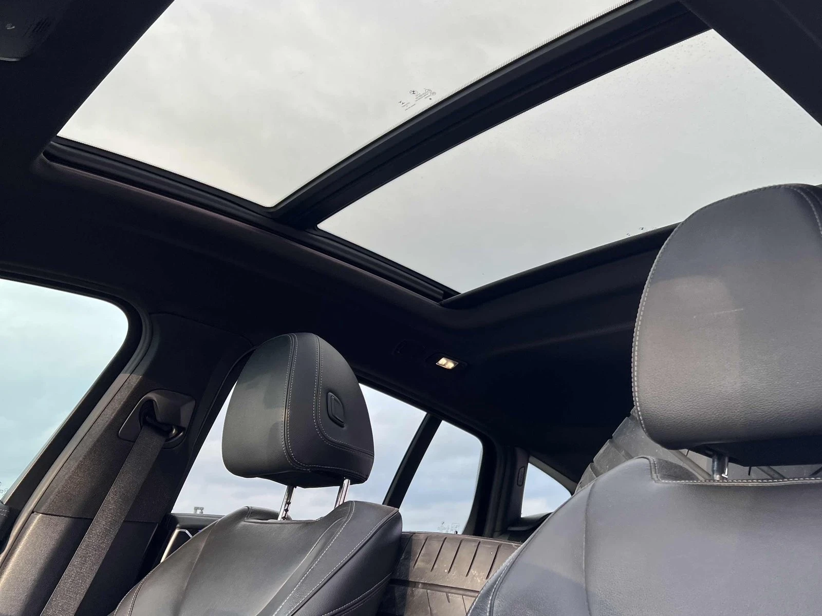 BMW X4 M40i* Distronic* Carbon* HUD* Harman Kardon, снимка 8 - Автомобили и джипове - 54369898