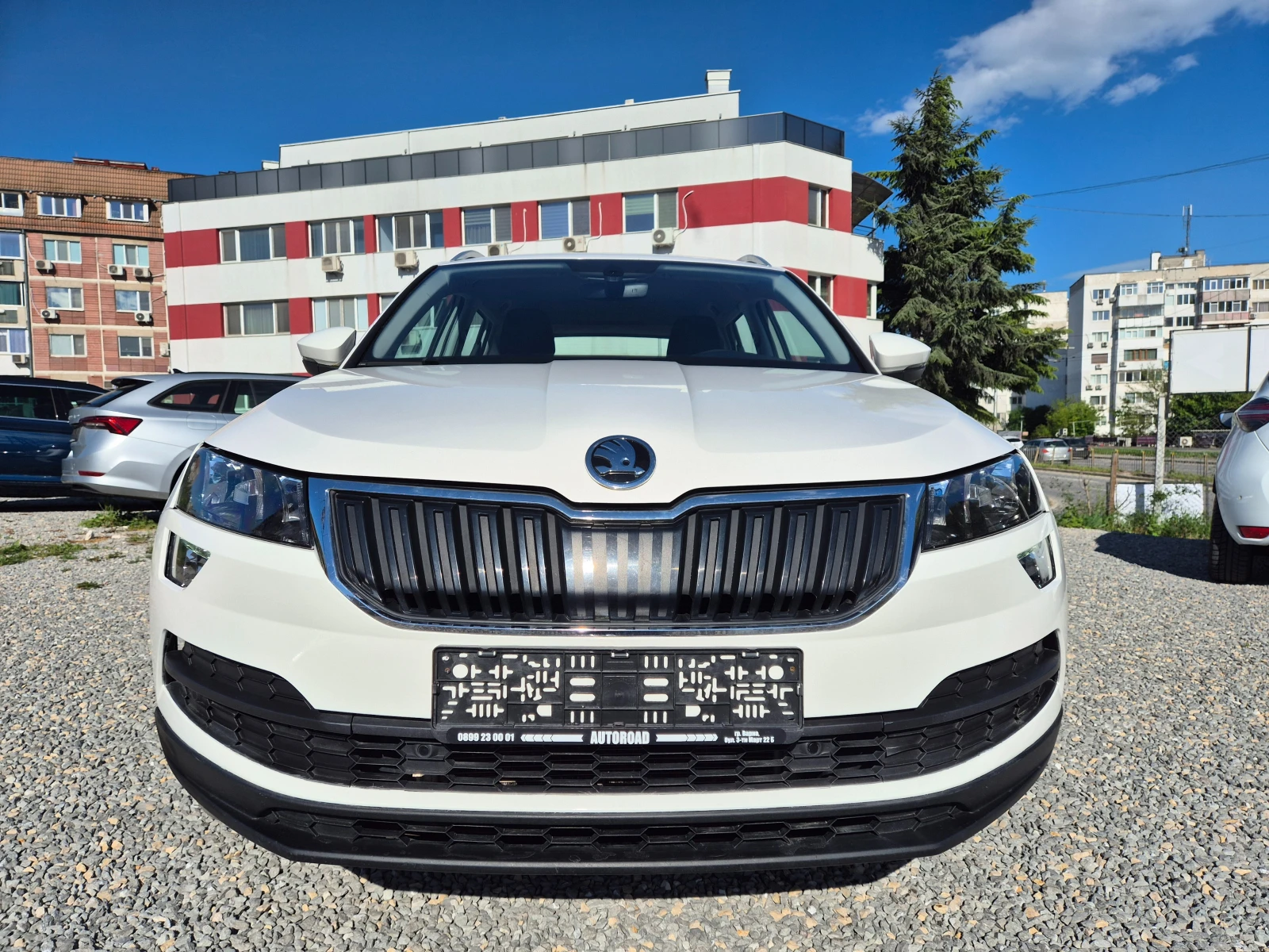 Skoda Karoq 2.0 TDI -AVTOMAT-4x4-KEYLESS-DISTRONIK-DIGITAL, снимка 5 - Автомобили и джипове - 54541957