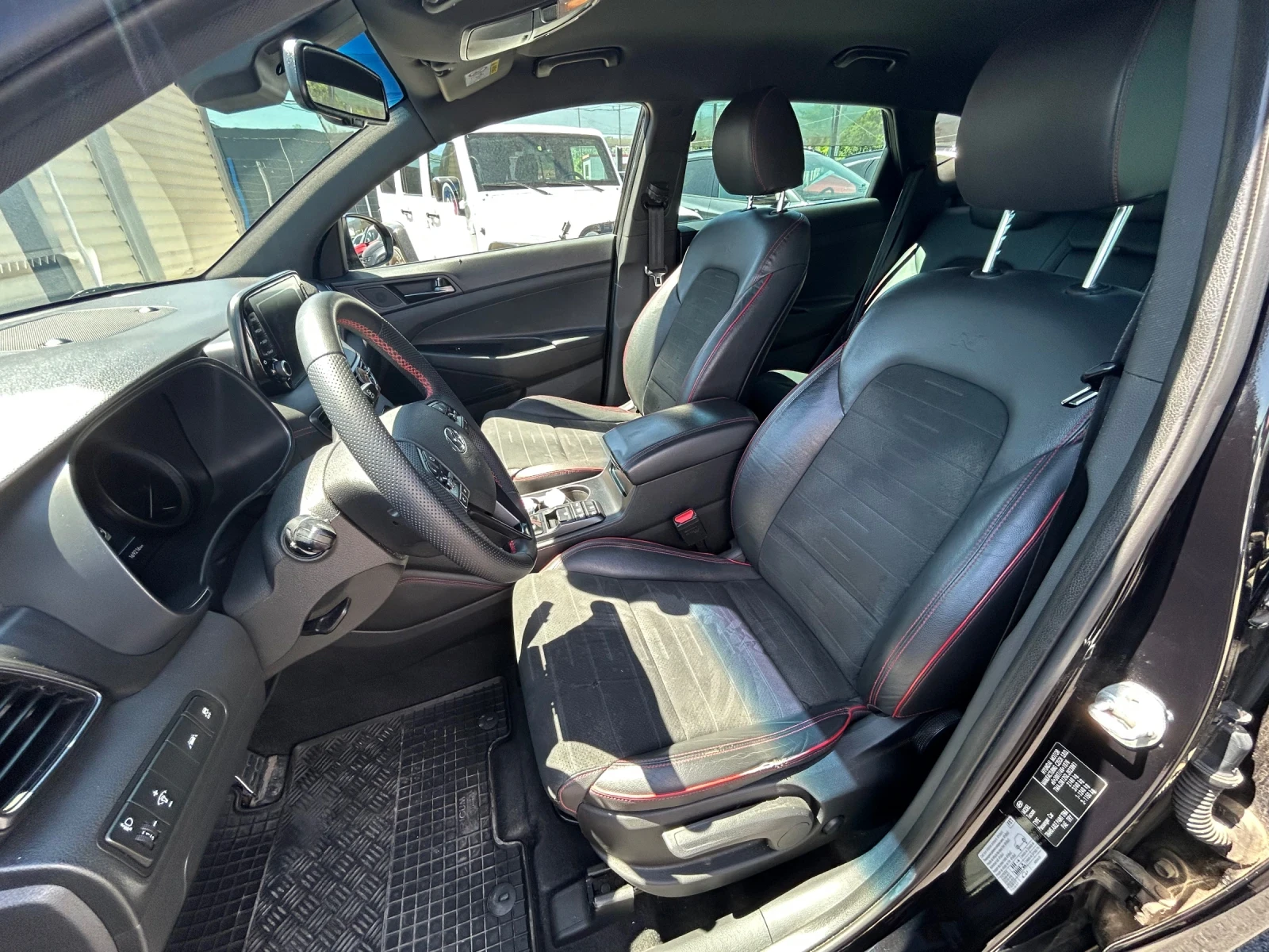 Hyundai Tucson 1.6i* N-line* , снимка 8 - Автомобили и джипове - 54720163