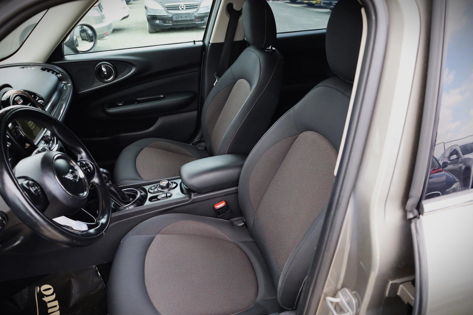 Mini Countryman 1.6 D, снимка 13 - Автомобили и джипове - 54751432