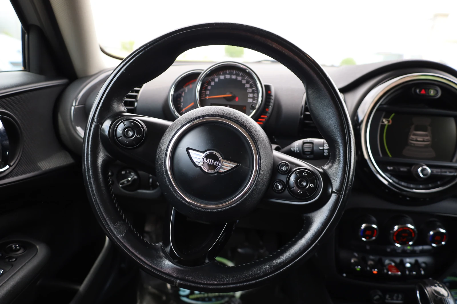Mini Countryman 1.6 D, снимка 8 - Автомобили и джипове - 54751432