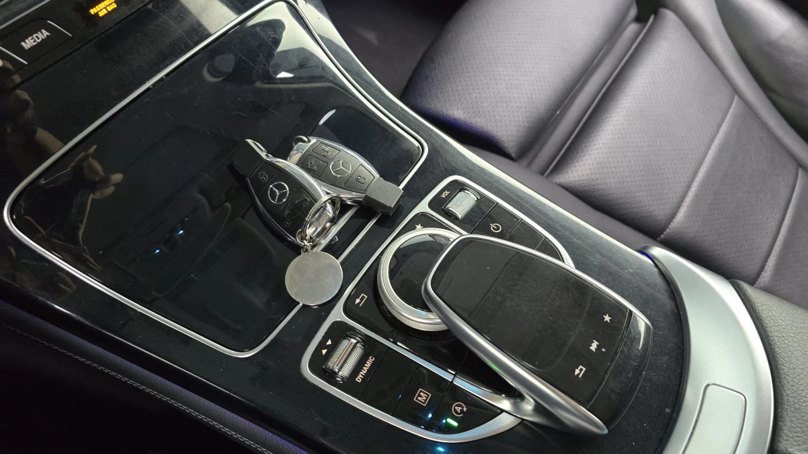 Mercedes-Benz GLC 220 AMG PK* 360* AMBIENT* MATTE* KEYLESS* КРАЙНА ЦЕНА, снимка 11 - Автомобили и джипове - 54975333