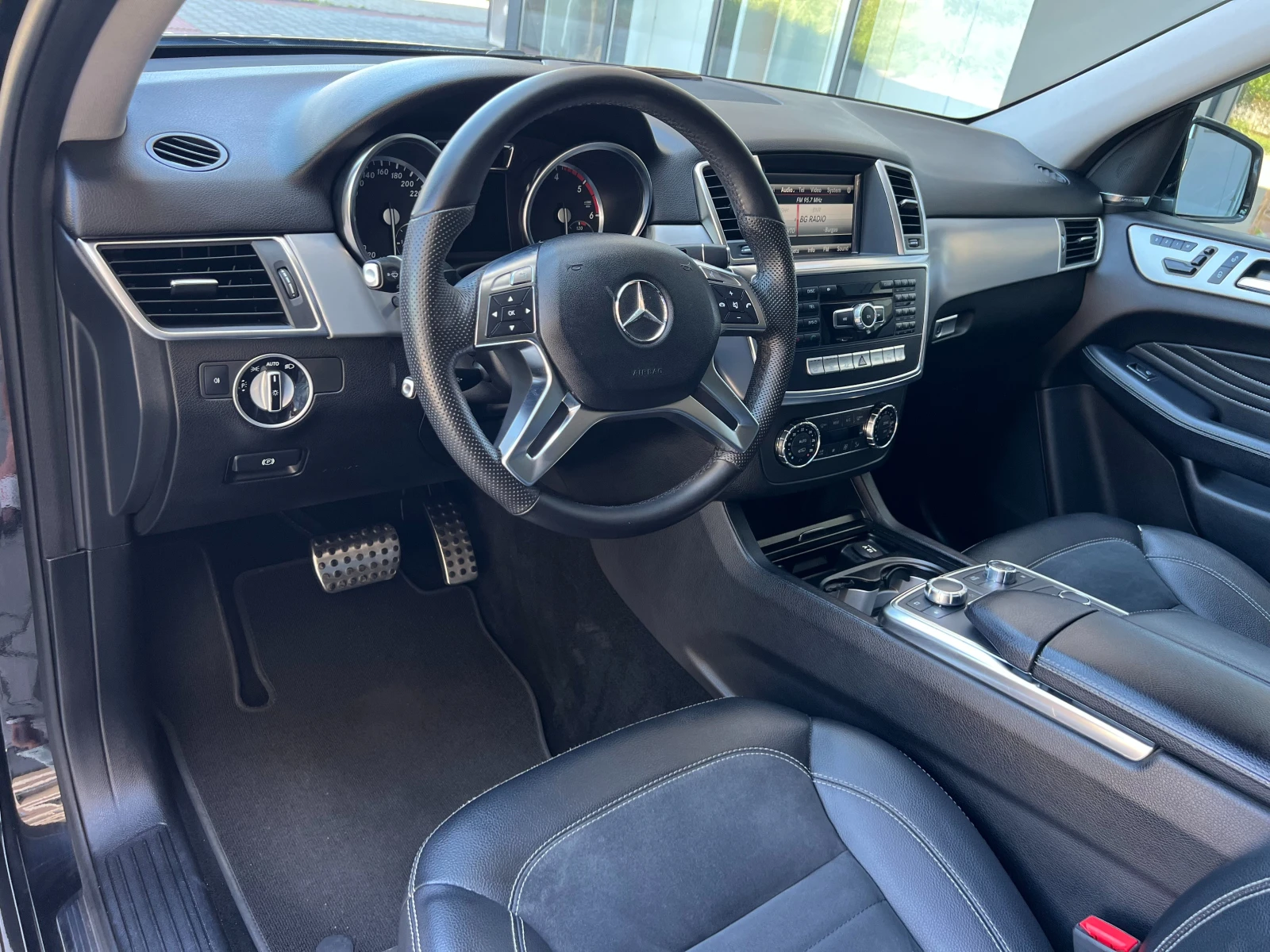 Mercedes-Benz ML 350 CDI AMG DISTRONIC OFFROAD Harman/kardon Печка, снимка 9 - Автомобили и джипове - 54980071