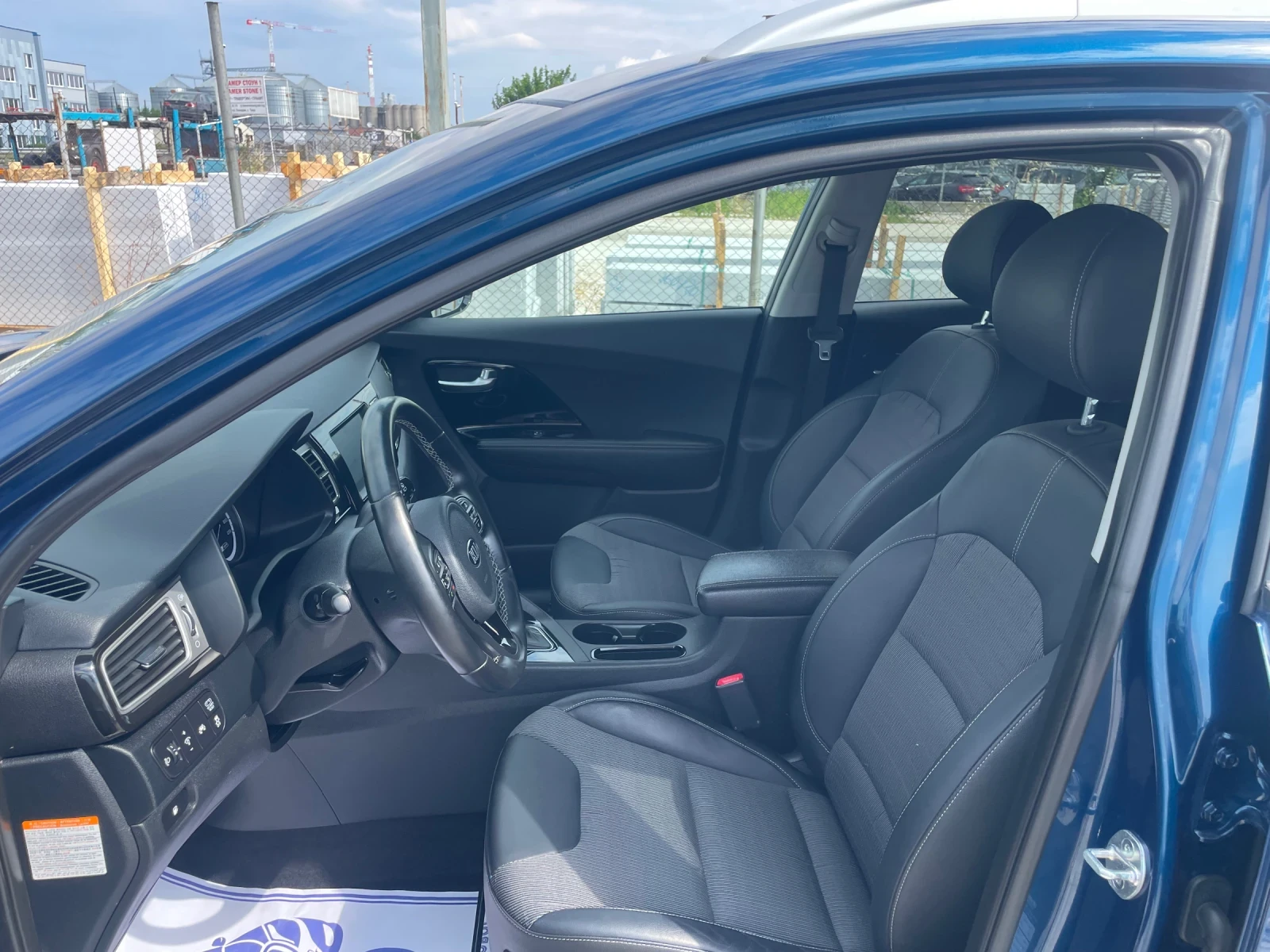 Kia Niro, снимка 9 - Автомобили и джипове - 55216821
