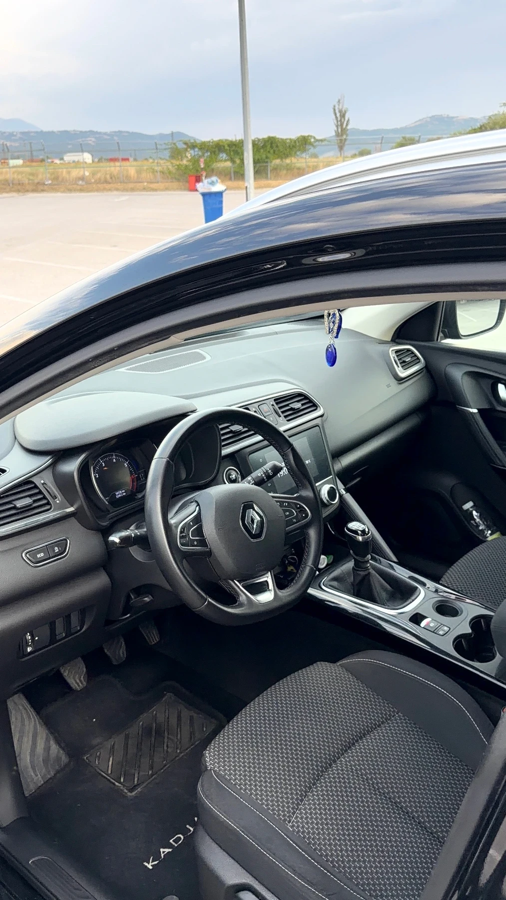 Renault Kadjar Турбо бензин 59.000км Милано Италия 4 цилиндъра , снимка 10 - Автомобили и джипове - 55782283