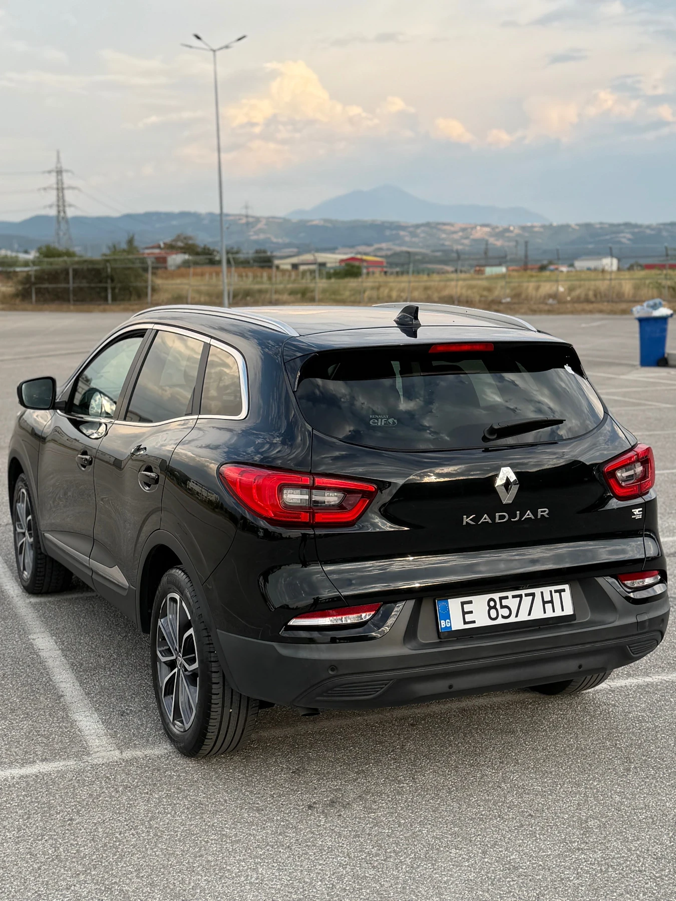 Renault Kadjar Турбо бензин 59.000км Милано Италия 4 цилиндъра , снимка 3 - Автомобили и джипове - 55782283