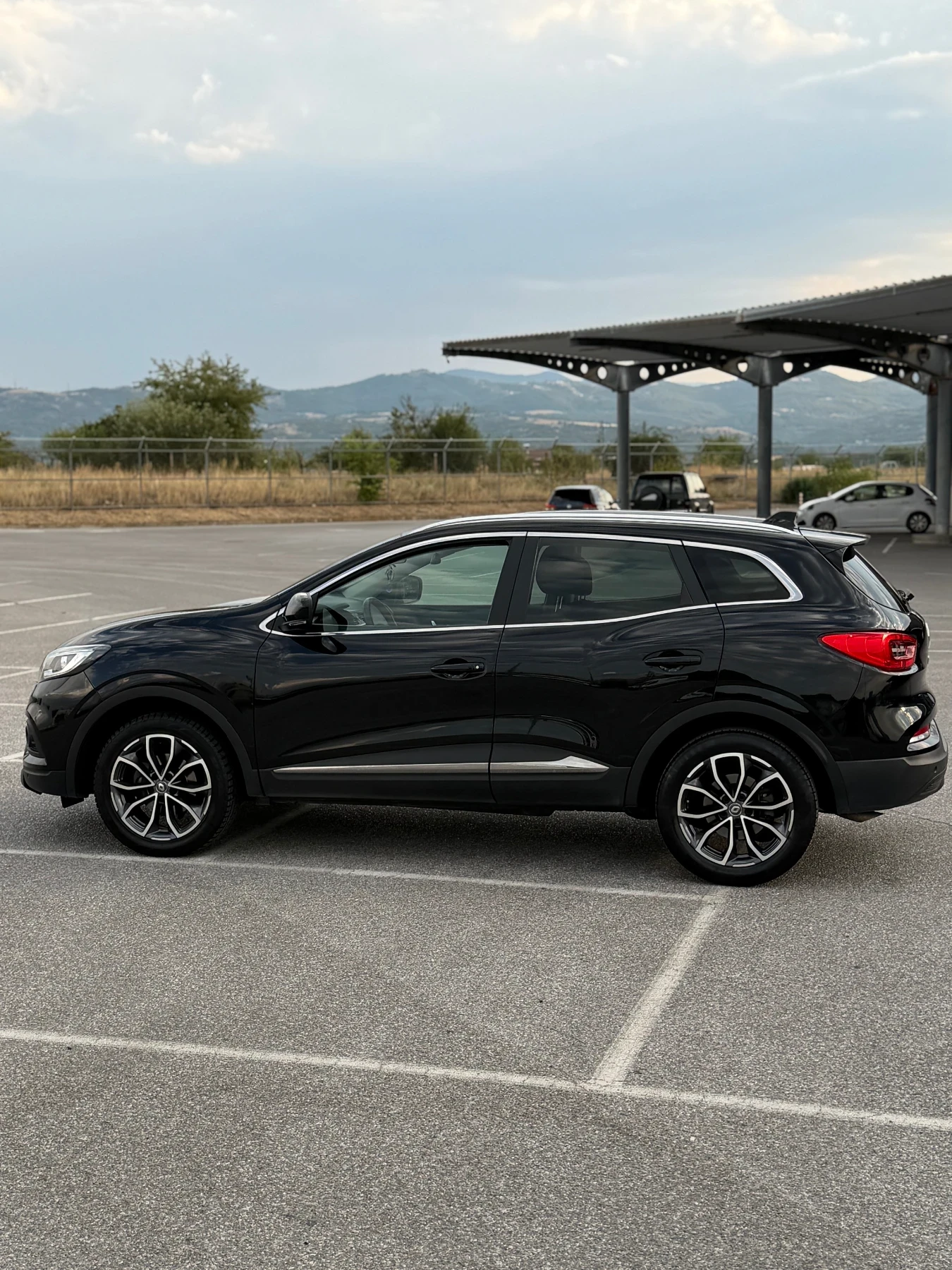 Renault Kadjar Турбо бензин 59.000км Милано Италия 4 цилиндъра , снимка 5 - Автомобили и джипове - 55782283