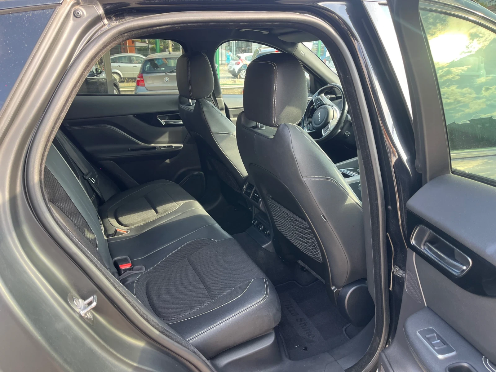Jaguar F-PACE 2.0 DISEL, снимка 10 - Автомобили и джипове - 55799418