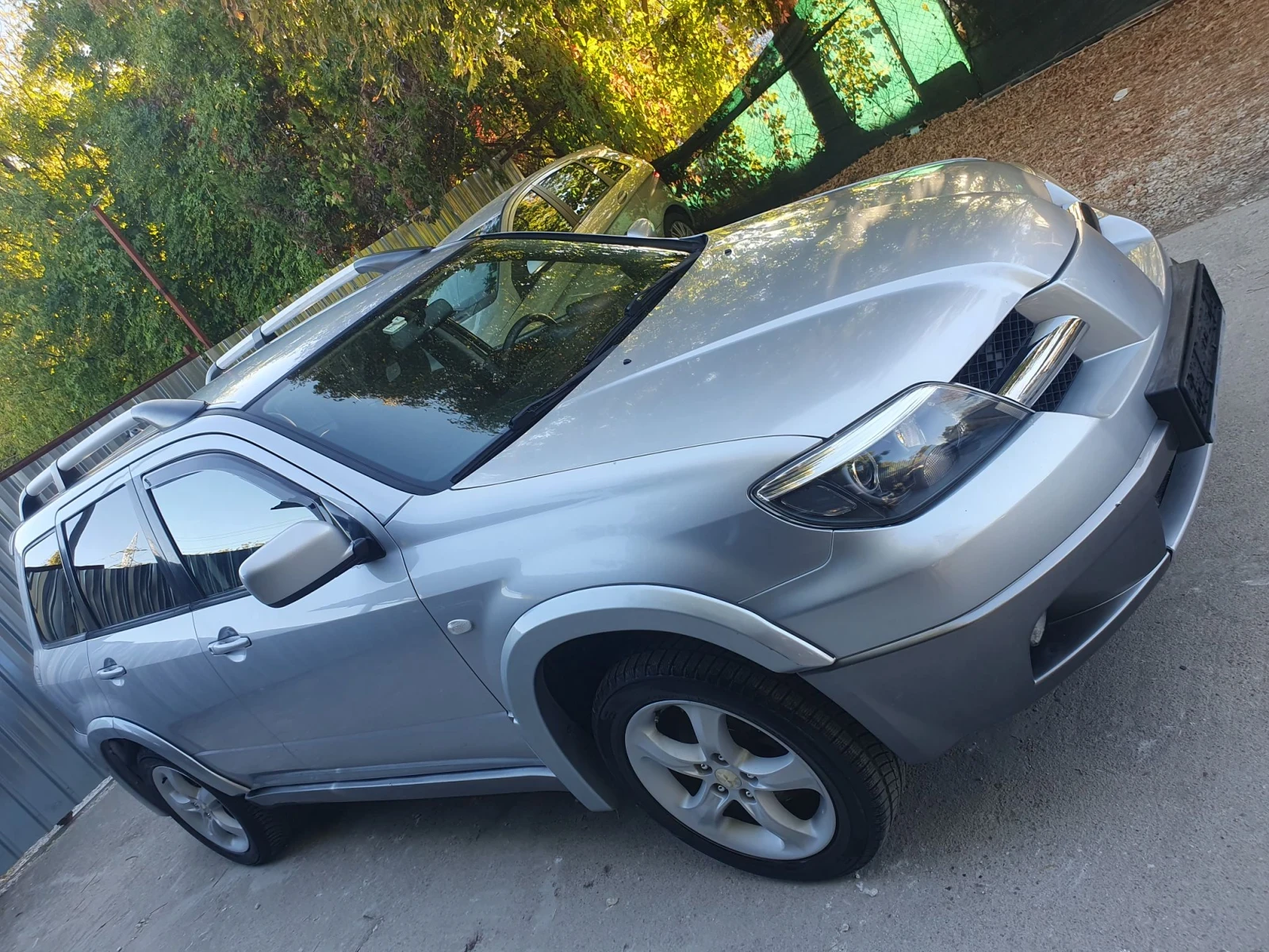Mitsubishi Outlander 2.0 KLIMA 4X4 NAVI KAMERA | Mobile.bg � ����������� 1