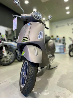  Vespa 300