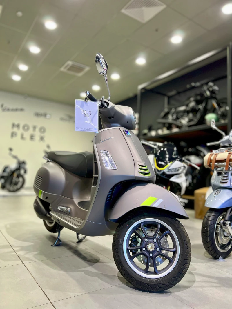 Vespa 300 Super Tech, снимка 3 - Мотоциклети и мототехника - 47876866