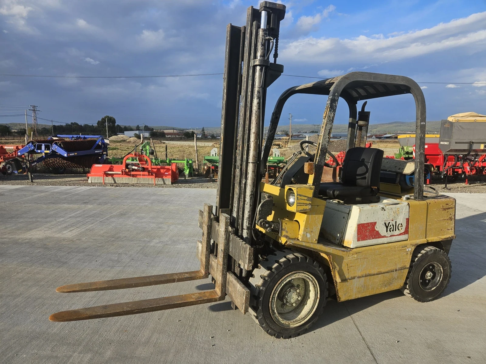  Yale | Mobile.bg   9