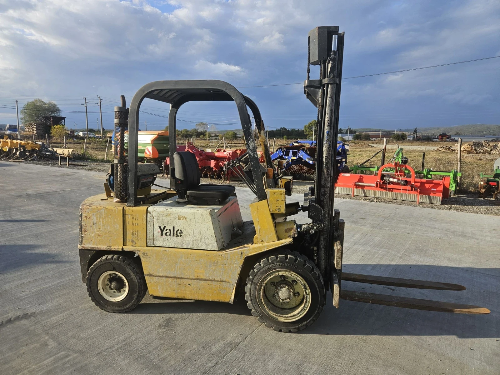  Yale | Mobile.bg   2