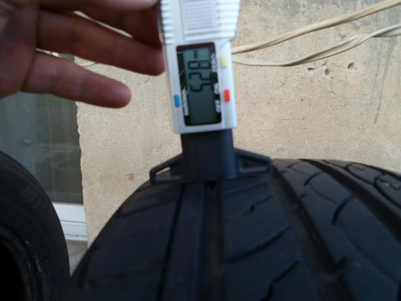 Гуми Летни 215/60R17, снимка 1 - Гуми и джанти - 14462602