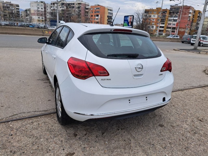 Opel Astra, снимка 4 - Автомобили и джипове - 40008865