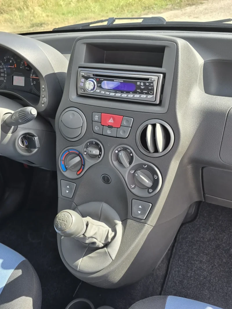 Fiat Panda 1.2-65кс-КЛИМА-127000км-ЧИСТО НОВ, снимка 13 - Автомобили и джипове - 47534731