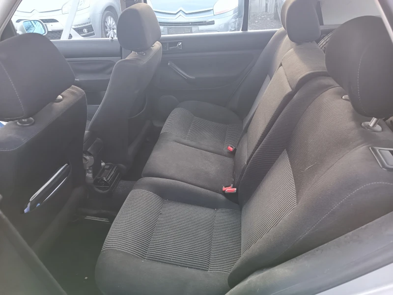 VW Golf 1.9TDI ITALIA , снимка 7 - Автомобили и джипове - 48049341