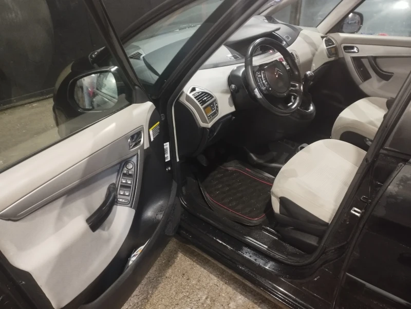 Citroen C4 Picasso 1.6 Бензин/Газ, снимка 5 - Автомобили и джипове - 48991586