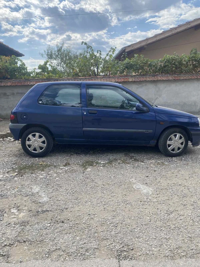 Renault Clio, снимка 1 - Автомобили и джипове - 49471165