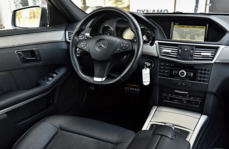 Mercedes-Benz E 350 E 350 АMG/4MAT, снимка 15 - Автомобили и джипове - 50852408