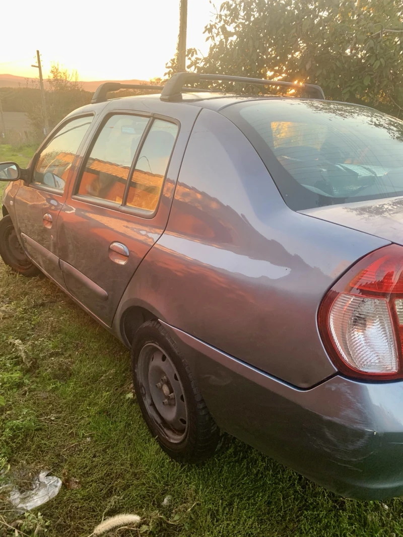Renault Symbol, снимка 4 - Автомобили и джипове - 52577484