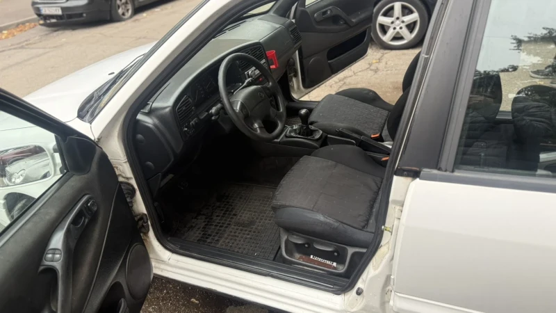 VW Passat 2.0i GT, снимка 12 - Автомобили и джипове - 52327194