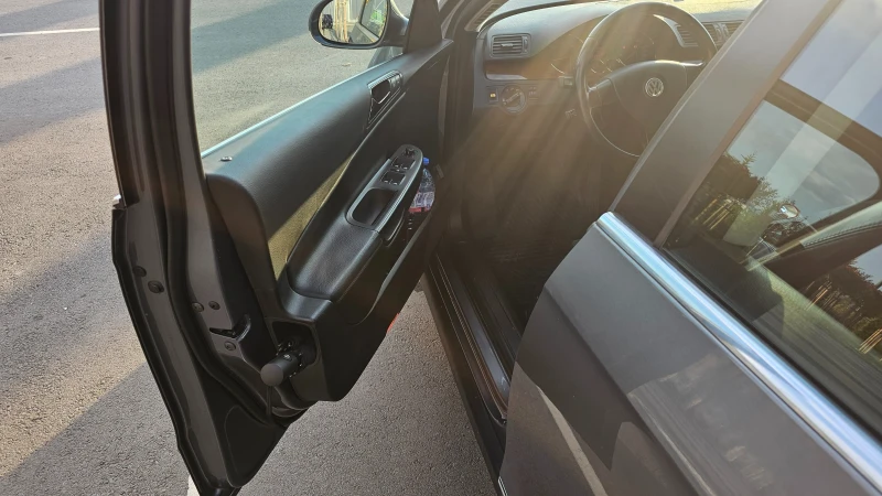 VW Passat 2.0TDI 16V, снимка 10 - Автомобили и джипове - 52100230
