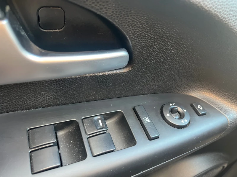 Kia Venga 1.6i - Automat - камера - Navi - 164000km - SWISS , снимка 12 - Автомобили и джипове - 52215239