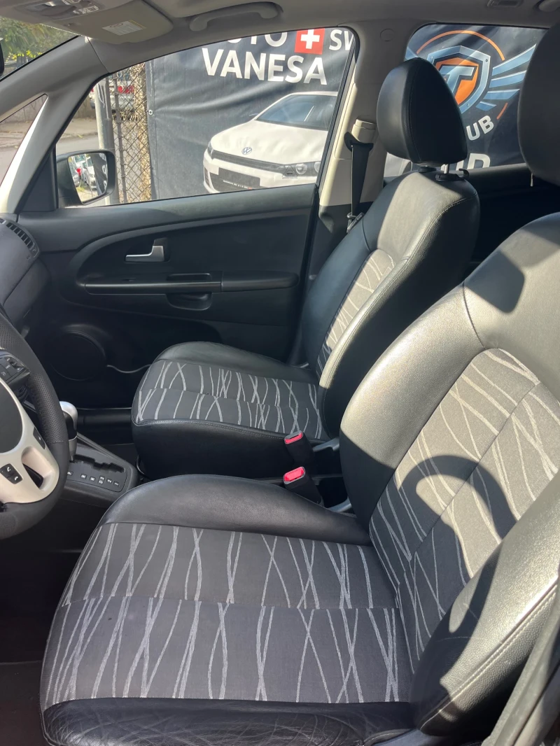 Kia Venga 1.6i - Automat - камера - Navi - 164000km - SWISS , снимка 9 - Автомобили и джипове - 52215239
