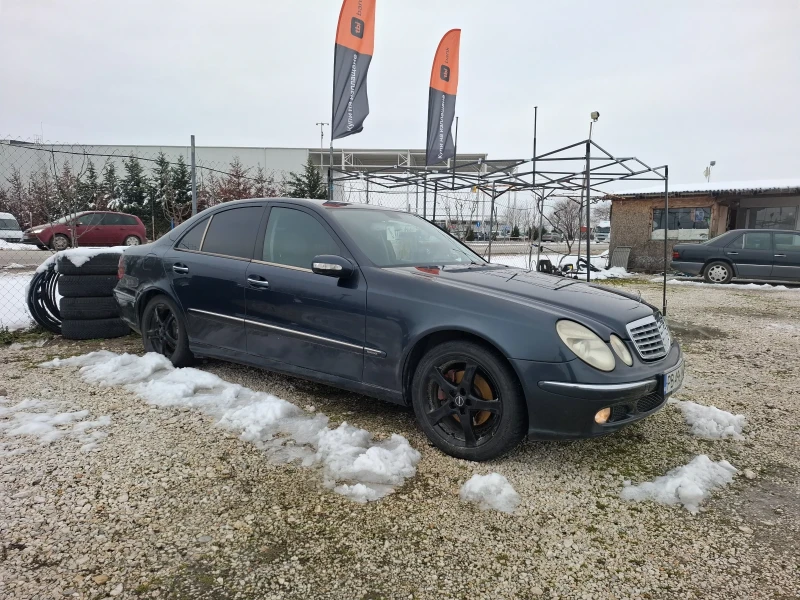 Mercedes-Benz E 220 2.2 CDI, Топ състояние, снимка 3 - Автомобили и джипове - 53333080