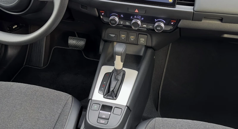 Honda Jazz 1.5i HiBRiD 109кс.CarPlay Подгрев LED , снимка 14 - Автомобили и джипове - 53432796