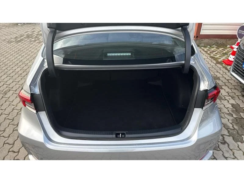 Toyota Corolla SDN 1.5 VVT-i COMFORT, снимка 10 - Автомобили и джипове - 53354852