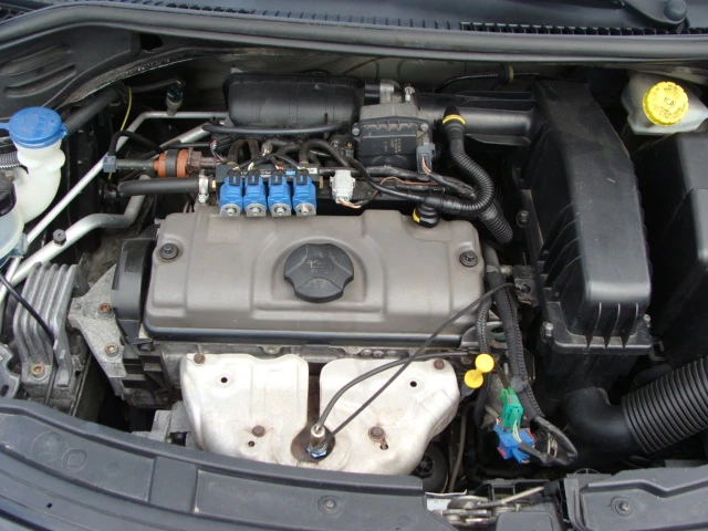 Peugeot 207 1.4, снимка 13 - Автомобили и джипове - 53903948