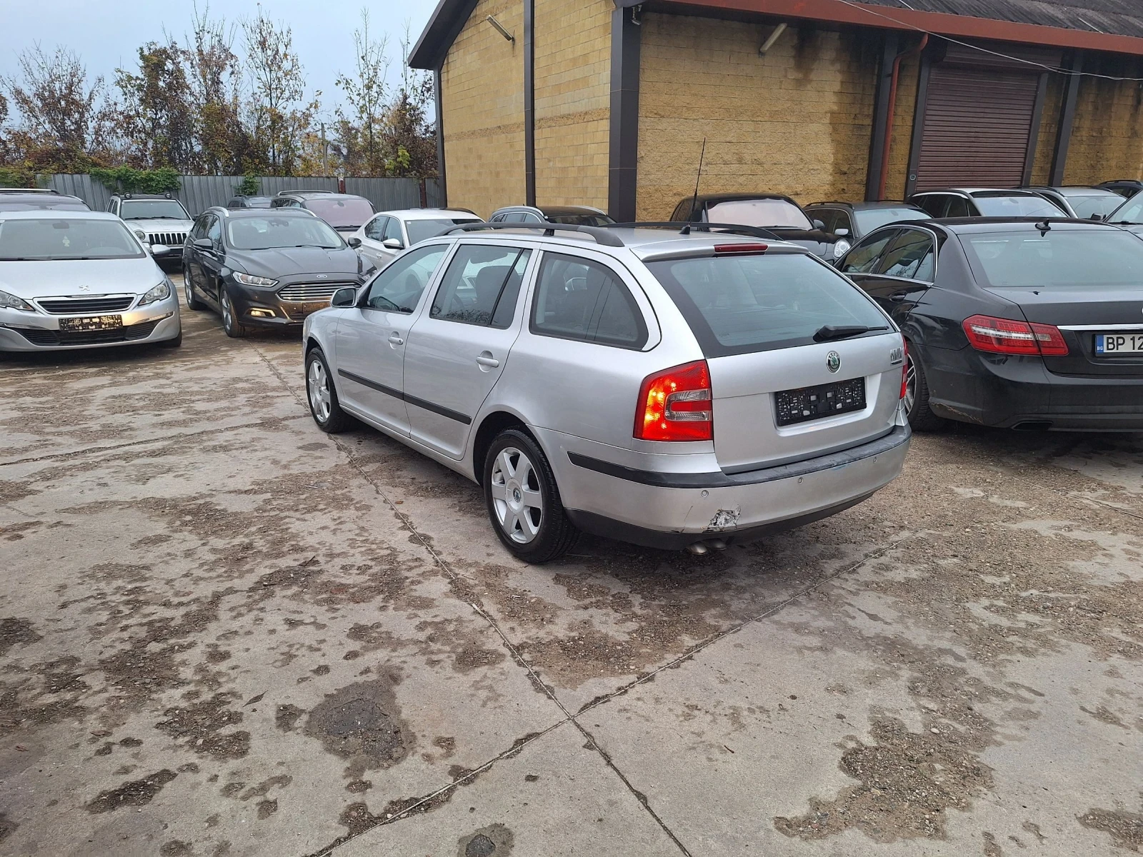 Skoda Octavia 2, 0 TDI 140 KS DSG  - изображение 6