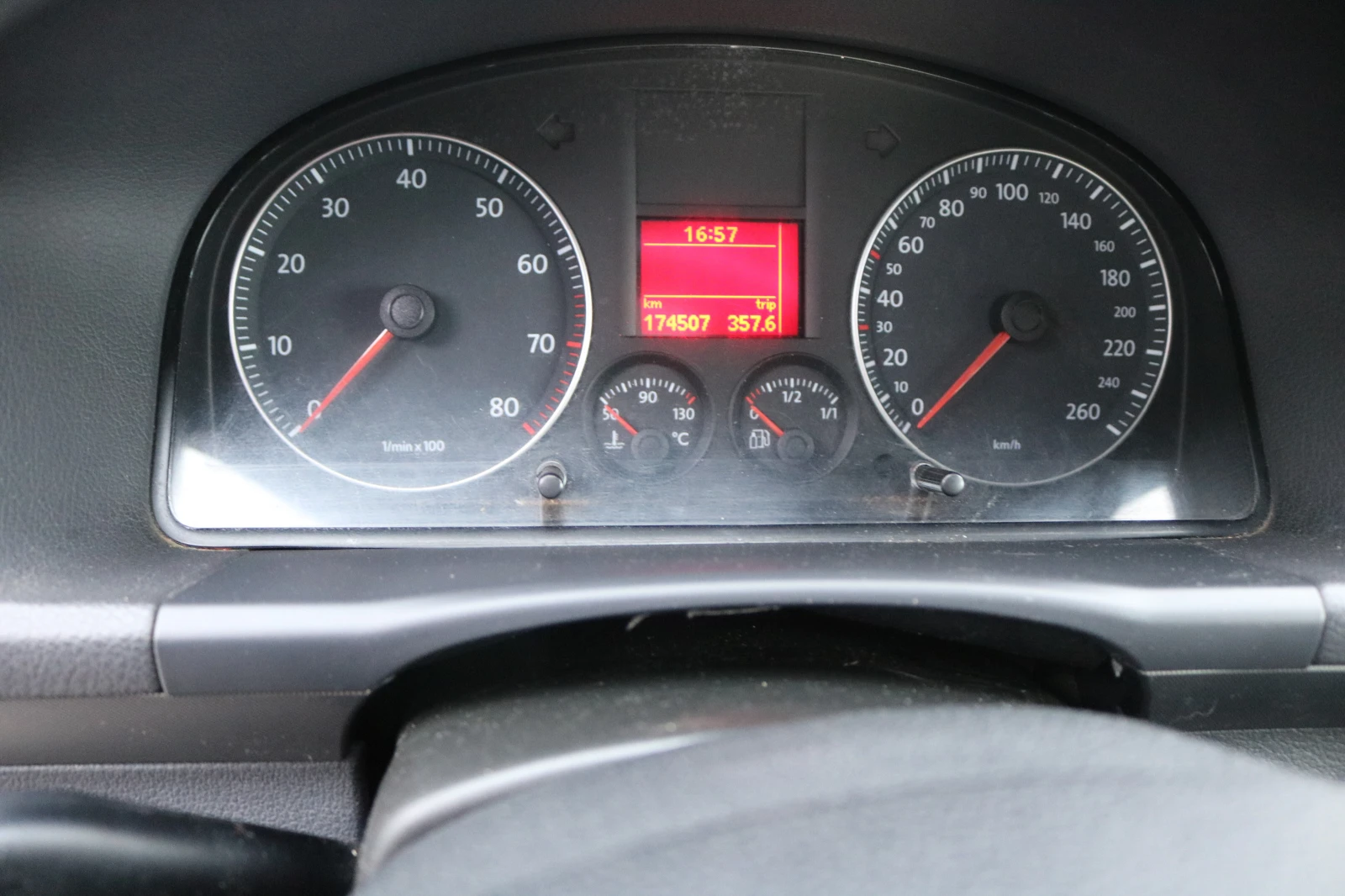 VW Touran 2.0  | Mobile.bg   11