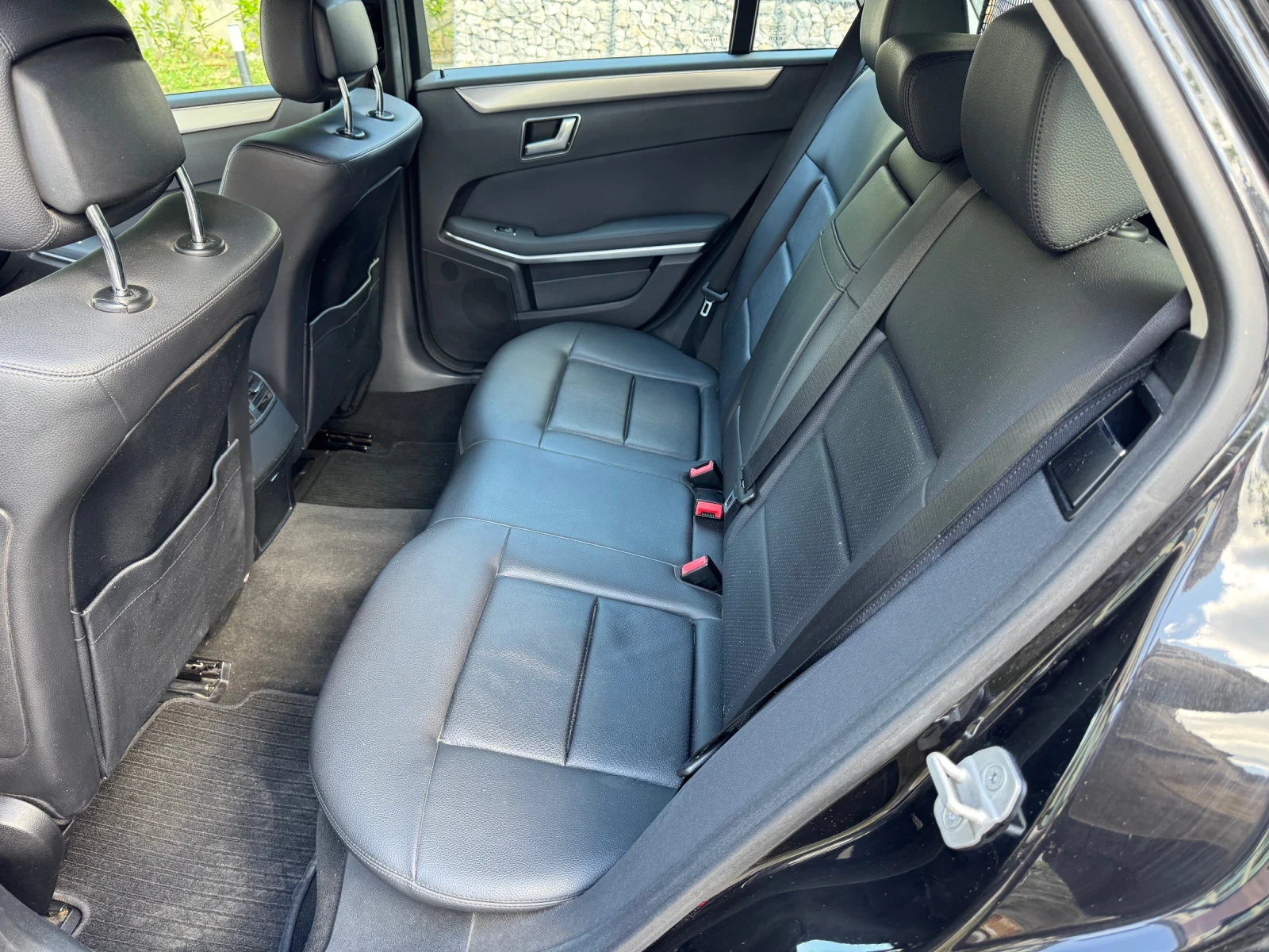 Mercedes-Benz E 250 4 matic* LED* NAVI* КОЖА* AVANTGARDE* ЕЛ БАГАЖНИК - изображение 10