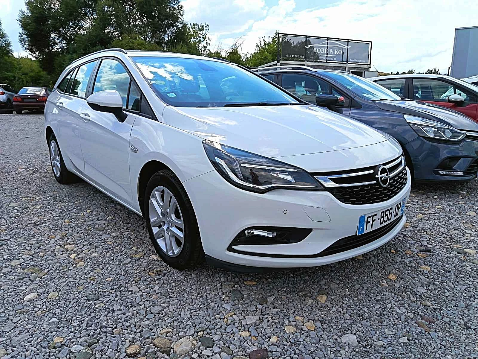 Opel Astra AUTOMATIC - изображение 2
