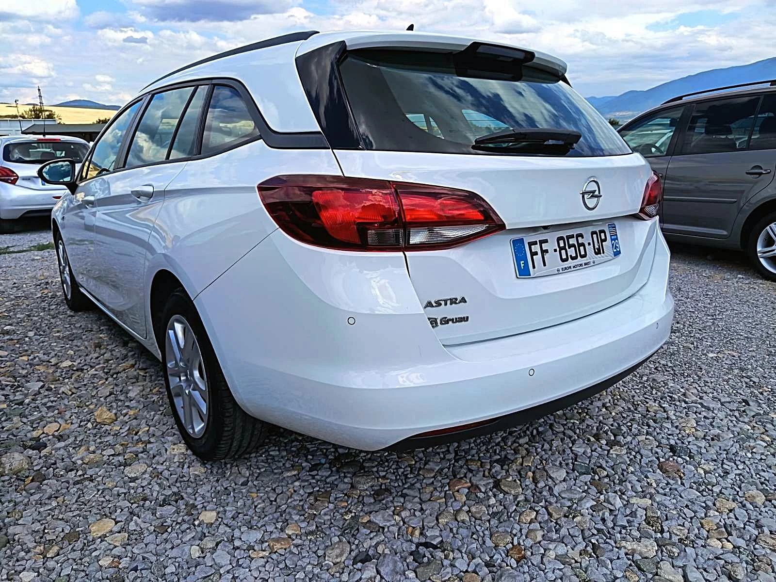 Opel Astra AUTOMATIC - изображение 3