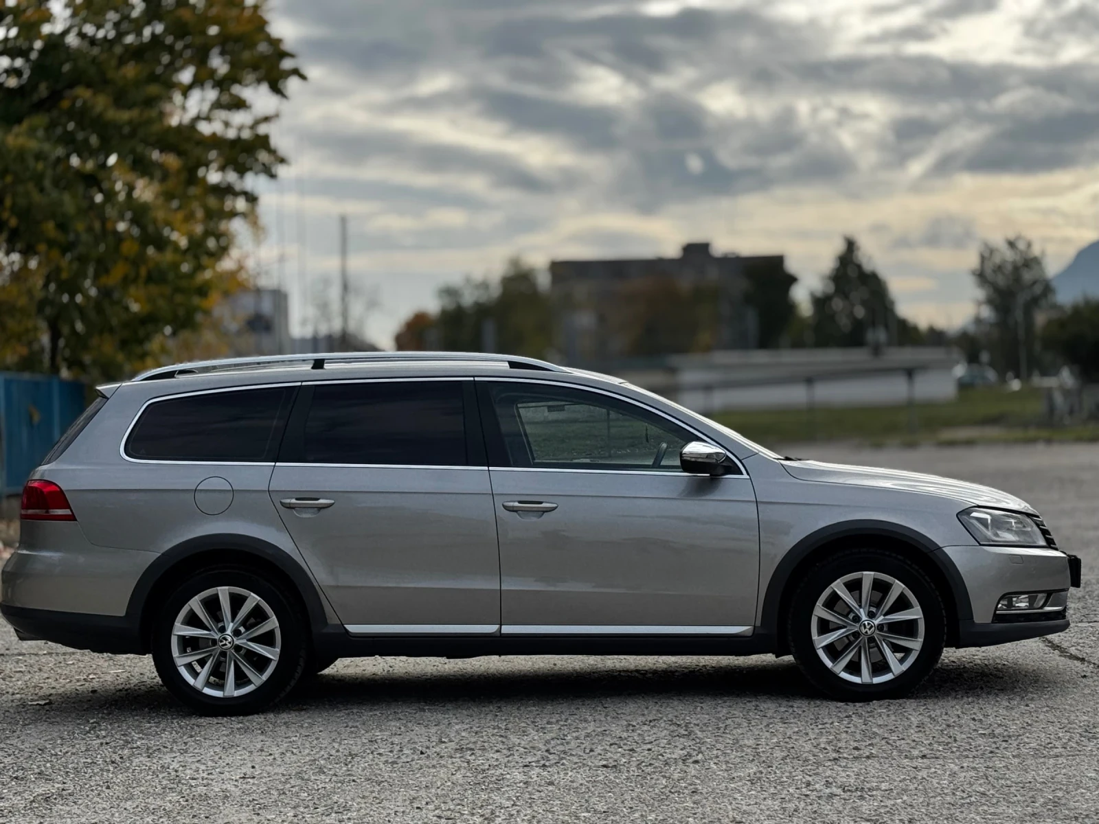 VW Passat Alltrack 2.0TDI/АВТОМАТ/LED - изображение 6