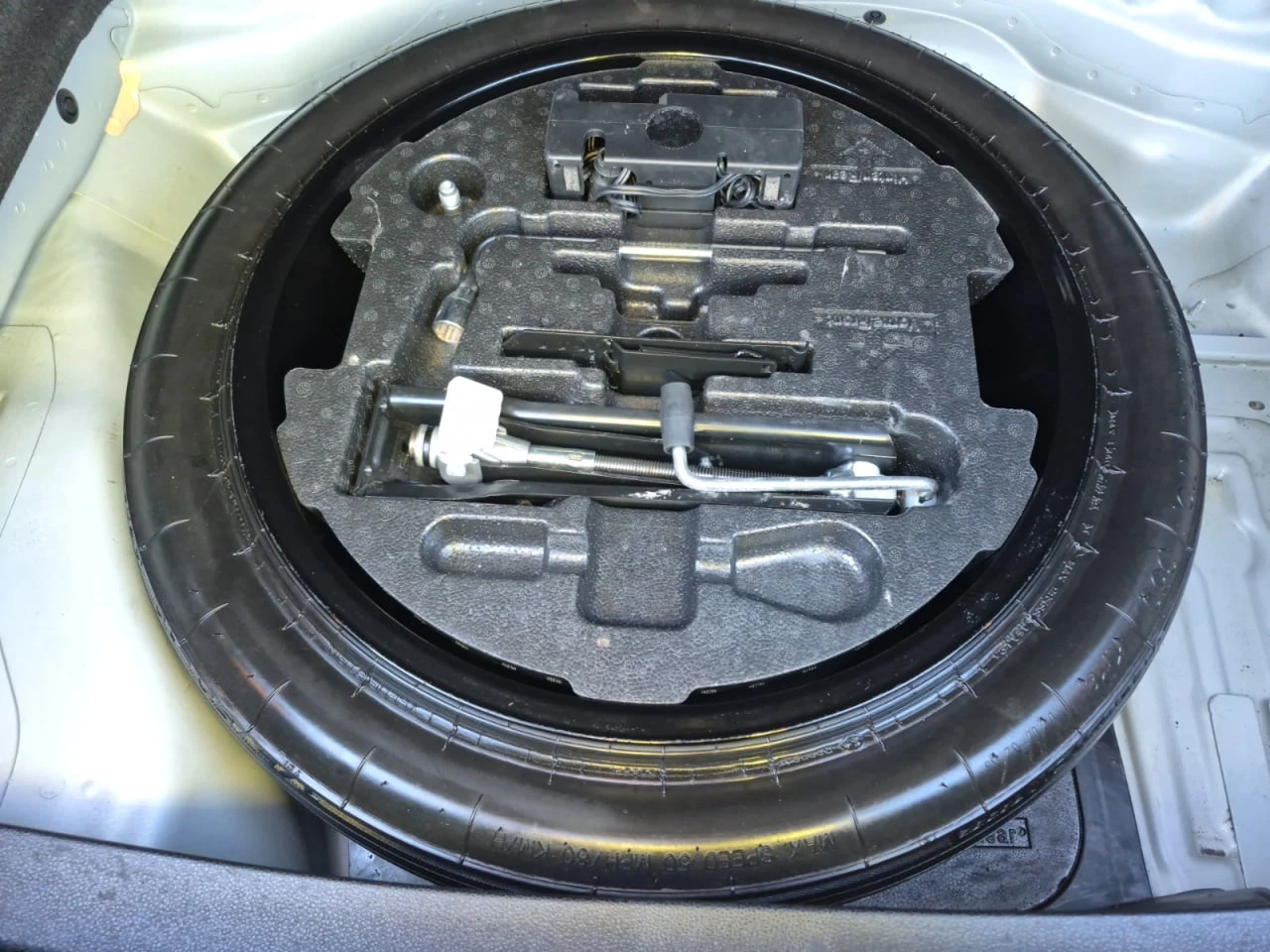 Mercedes-Benz E 63 AMG * АВТО КРЕДИТ* ЦЕНА ДО БГ * СЕРВИЗНА ИСТОРИЯ *  | Mobile.bg — изображение 10