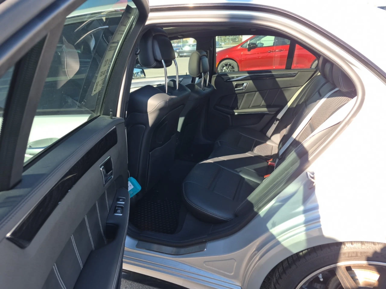 Mercedes-Benz E 63 AMG * АВТО КРЕДИТ* ЦЕНА ДО БГ * СЕРВИЗНА ИСТОРИЯ *  | Mobile.bg — изображение 9