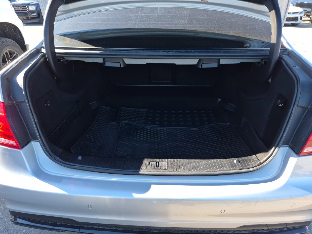 Mercedes-Benz E 63 AMG * АВТО КРЕДИТ* ЦЕНА ДО БГ * СЕРВИЗНА ИСТОРИЯ *  | Mobile.bg — изображение 11